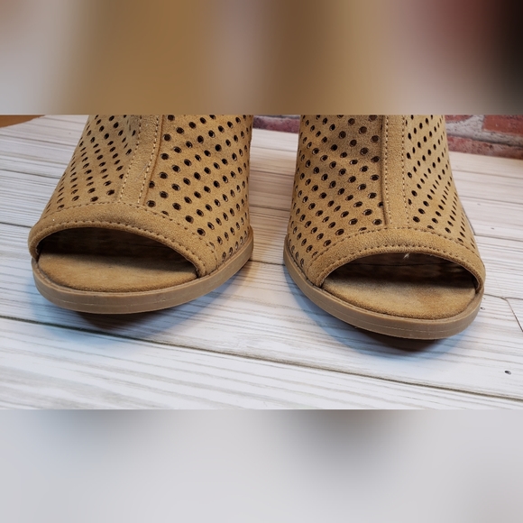 Qupid Tan Chunky-Heeled Open-toed Booties size 8.5 (sy203) - Picture 5 of 10